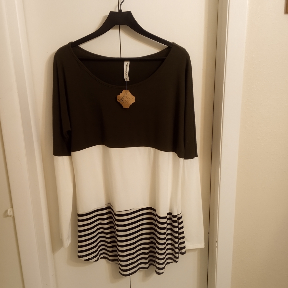 Stylish Women's Black and White Striped Top